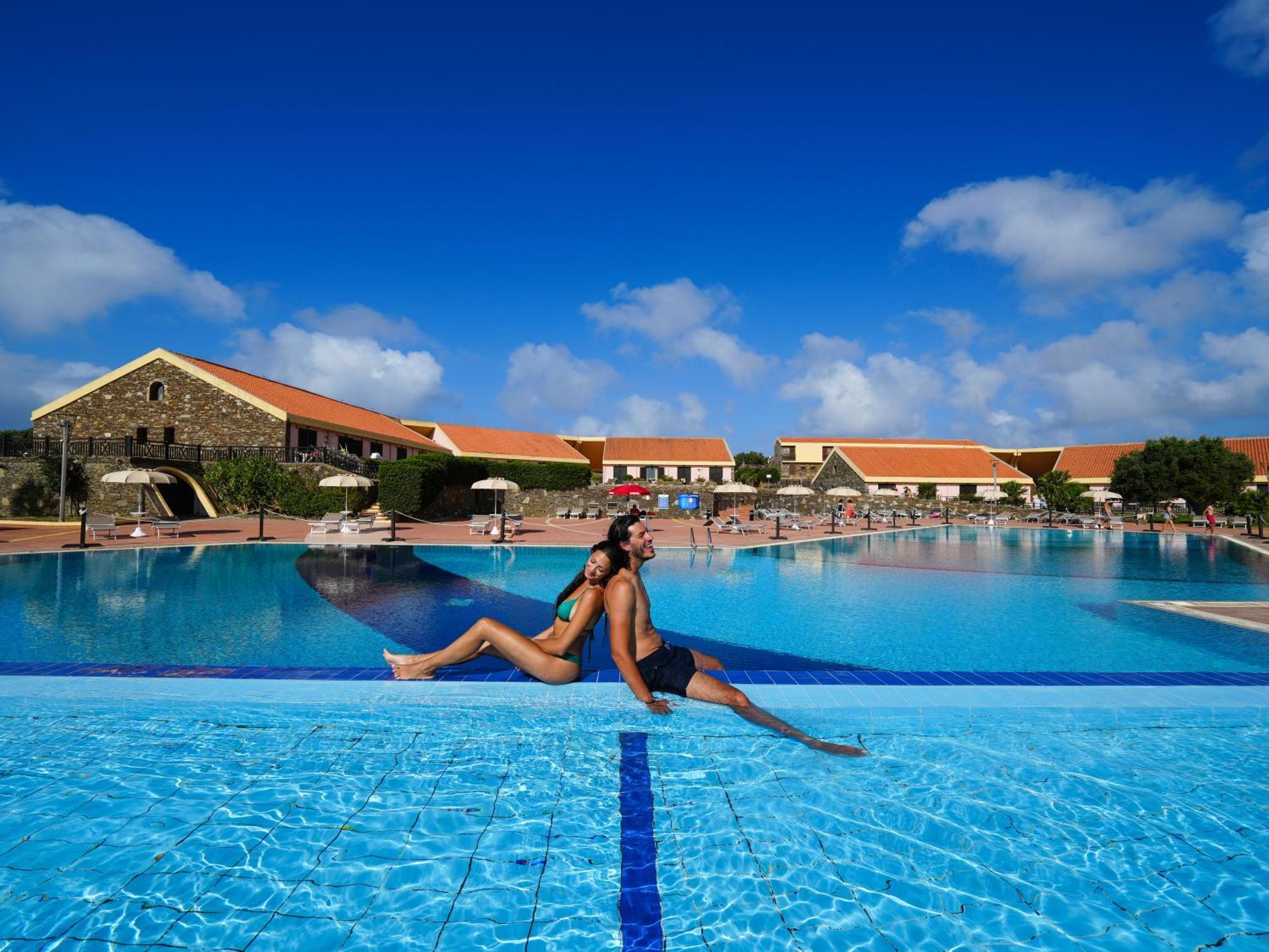 Le Tonnare Di Stintino - Beach Resort Exteriör bild
