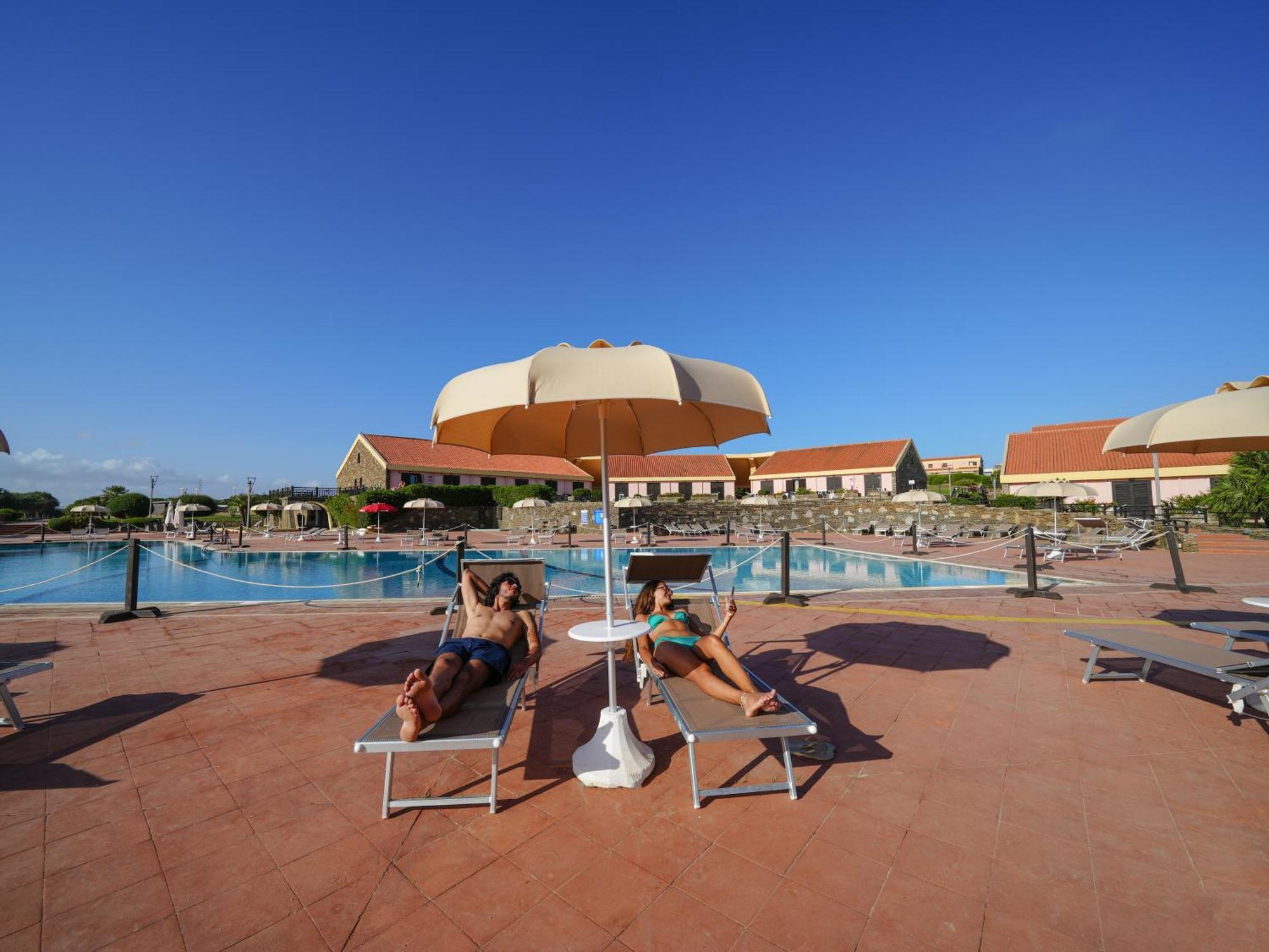 Le Tonnare Di Stintino - Beach Resort Exteriör bild